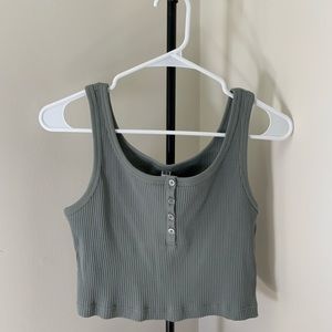 Uniqlo Ribbed Cropped Henley Tank